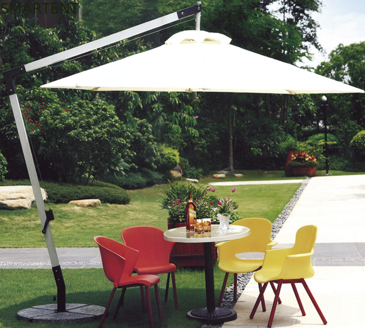 2.5M Beige Double Patio Regenschirm-runder Offsetregenschirm 360 Grad-drehende Basis fournisseur
