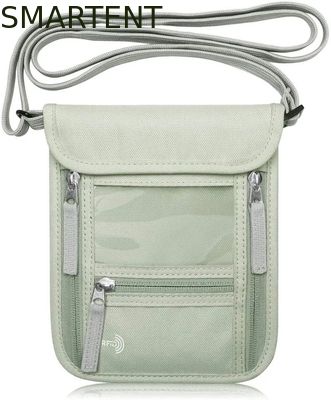 Besorgen 7,5*6'' Maßgeschneiderte wasserdichte Oxford-Reise-RFID-Halsbrieftasche, Reisepass-Visumhalter Online-Herstellung