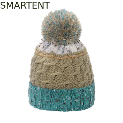 Customized Eco-Friendly Accessoires RPET Strick-Beanie-Hut mit Pompon-Unterstützung OEM-Service und Fair Trade zugelassen fournisseur